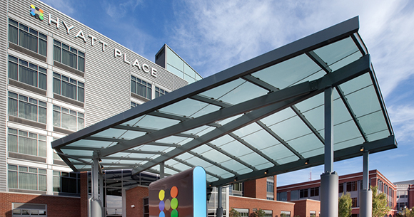 hotel hyatt place exterior with overhang